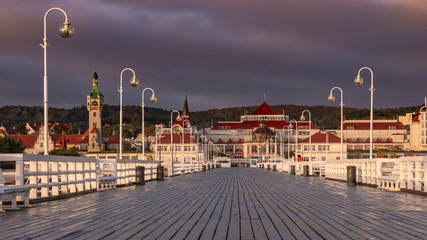 The Sopot Pier and beautiful cityview/cityscape of Sopot, Poland. Early morning. October. - obrazy, fototapety, plakaty