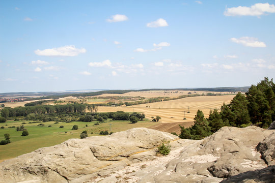 Harz, Gebirge, Felsen aus Sandstein bilden eine sch&ouml;ne Landschaft 