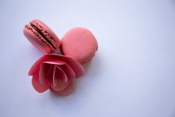Starwberry flavoured Macaroons with pink paper flower