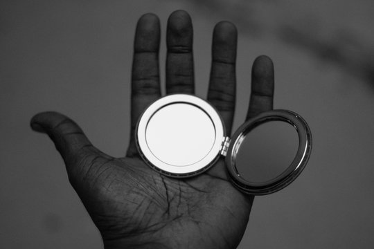 Hand Mirror - Mirroir