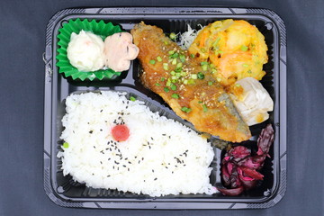 サバ弁当