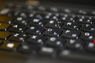 黒いパソコンキーボード（日本語、ひらがな）