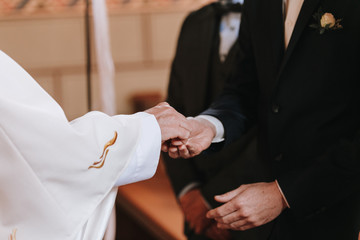 Eheschließung in der Kirche Ringtausch