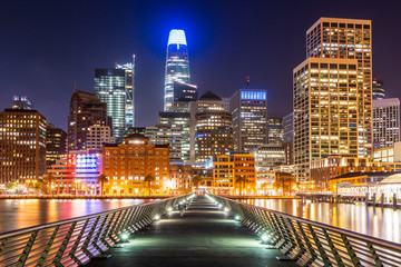 Fototapeta na wymiar Night Skyline of San Francisco, California, USA