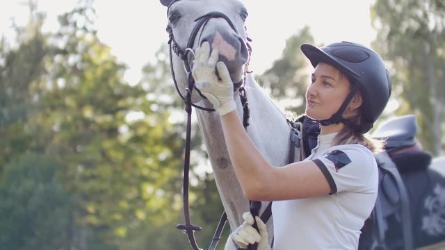 Great love from woman to her best horse