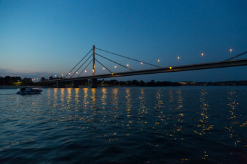 Obraz premium Liberty bridge over Danube in Novi Sad at blue hour.