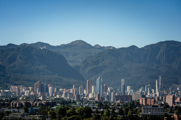Panoramica cerros orientales de Bogot&aacute;_ Colombia