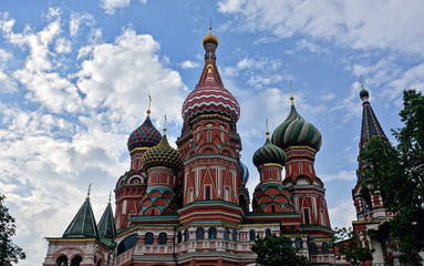 Fototapeta na wymiar Cathédrale Basile-le-Bienheureux à Moscou
