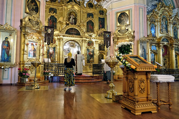 Sur la rive gauche de la Néva, cathédrale de la Résurrection du couvent de Smolny à Saint Petersbourg.