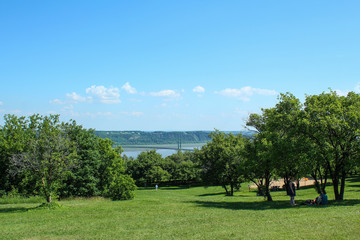 Pont de l'île d'Orléans, QC. Canada vu du parc des chutes Montmorency. Orleans Island Bridge from Montmorency waterfalls park