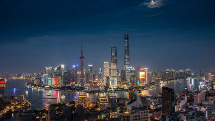 Fototapeta na wymiar shanghai di notte