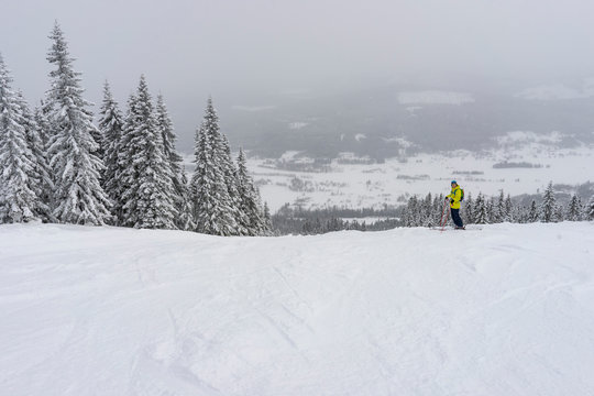 Man skiing