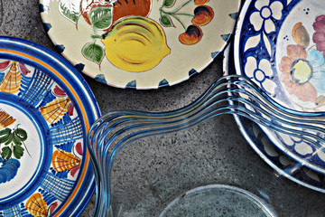 Platos de cerámica de colores