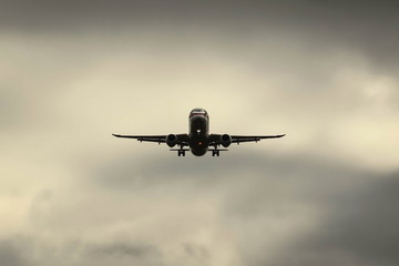 Obraz na płótnie Canvas passenger aircraft in the sky at approach