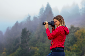 photographer takes pictures of the forest