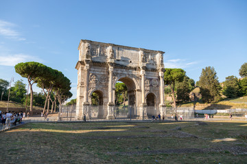 Fototapeta premium Rome, Italy - August 17, 2019: Arc de Triomphe of the Emperor of the Roman Empire Constantine in Rome