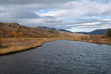 Silfra-Spalte im &THORN;ingvellir-Nationalpark zwischen der Nordamerikanischen und der Eurasischen Kontinentalplatte. 