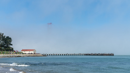 Fototapeta na wymiar San Francisco Golden Gate Bridge in fog