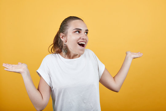 Girl Showing Being Clueless. She Is Also Happy As It's Kind Of Funny Question Someone Has Asked Her Making Teen Enjoyable To Laugh