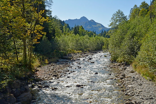 die breitach bei riezlern im kleinwalserta