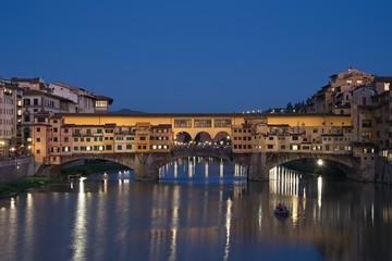 Fototapeta na wymiar Ponte Vecchio Bridge at Twilight