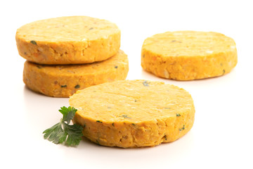 Raw veggie burgers with chickpeas and vegetables