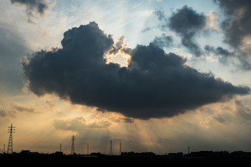 Fototapeta na wymiar 田舎の夕暮れと大きな雲
