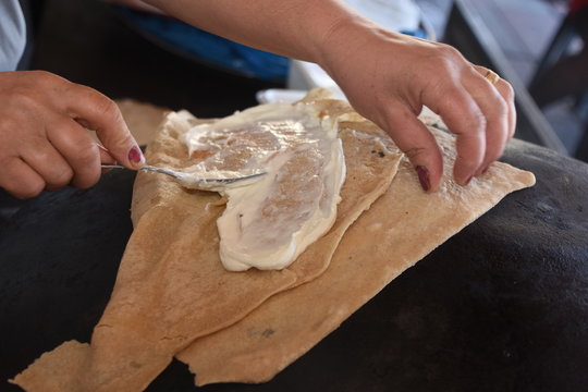 lafa bread with cheese