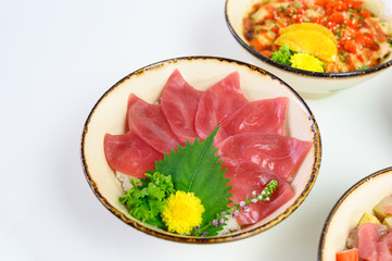 Donburi sliced raw maguro set on japanese rice