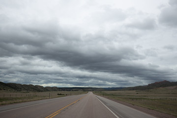 Naklejka premium Midwest road to horizon