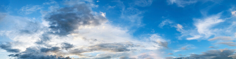 Obraz premium Panorama sky with cloud on a sunny day. Beautiful cirrus cloud. Panoramic image.