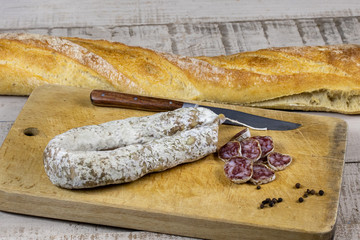 saucisson sec et pain