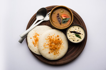 Thatte or Taste Idli also known as Plate Idly is a Popular south Indian Food, served with sambar and chutney. 