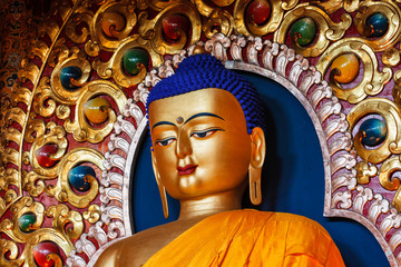 Sakyamuni Buddha statue