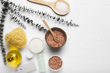 Cosmetic products and sponge for spa bathing