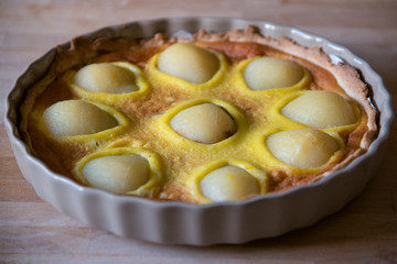 une tarte aux poires amandine pour le dessert