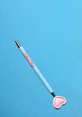 Valentines card - pen in shape of heart