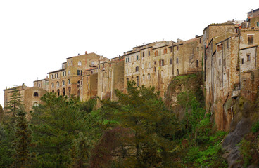 Fototapeta na wymiar The Tuscan town of Pitigliano, perched perilously on a hill top