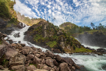 Fototapeta na wymiar Låtefossen - Wasserfall in Norwegen 2
