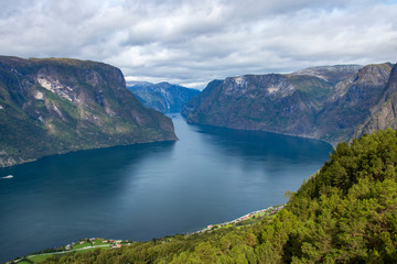 Naklejka na ściany i meble Aurlandsfjord in Norwegen 6