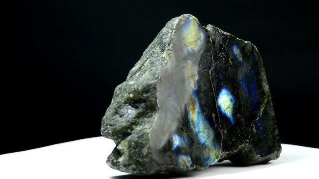 Labradorite with schiller on turn table