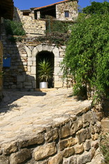 Fototapeta na wymiar maison de village médiéval en Ardèche en France