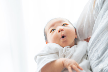 新生児（0歳0ヶ月）とお母さん