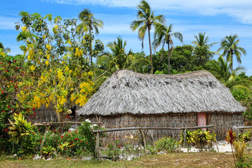 Fototapeta na wymiar Traditional Kanak house on Ouvea Island, Loyalty Islands, New Caledonia