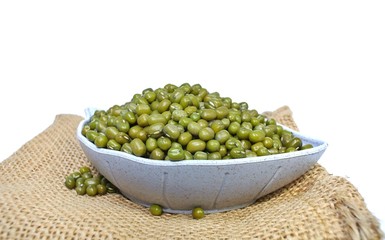 Green mung beans helps drive hot, neutralize the body fluids, nourish the eyes, treat thirst, nephritis. Or flu intestinal inflammation Contains calcium, phosphorus, iron and carotene