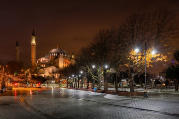 Fototapeta na wymiar Hagia Sophia at night, Istanbul, Turkey