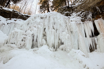 Obraz na płótnie Canvas Frozen Waterfall