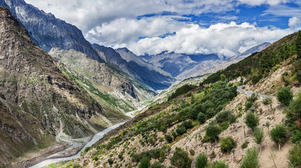 Fototapeta na wymiar Panorama of Chandra river in Lahaul valley in Himalayas