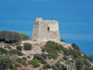 Fototapeta na wymiar Vieste - Torre dell'Aglio dalla litoranea