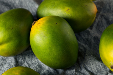 Raw Green Organic Kiett Mangoes